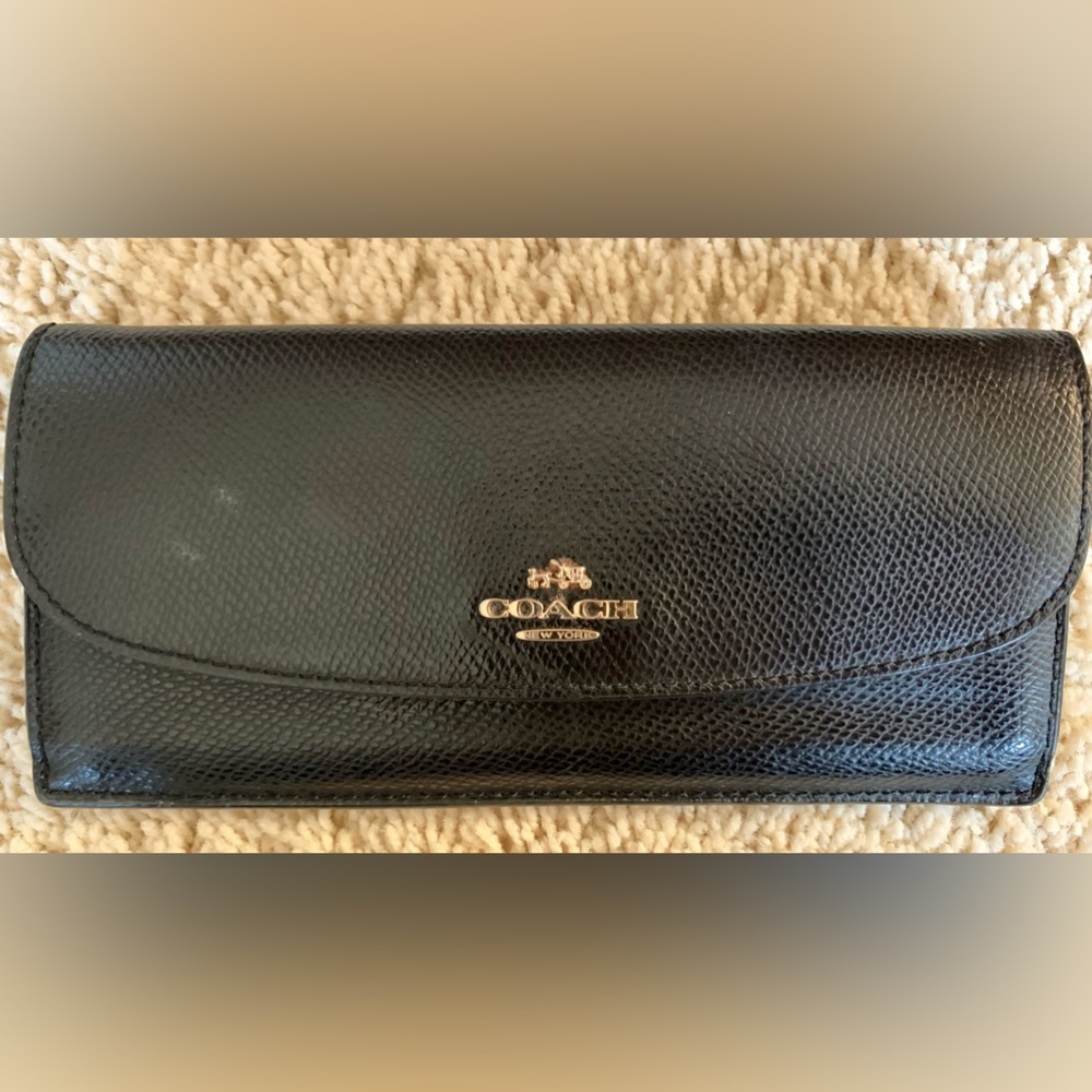 COACH Checkbook Bifold WALLET Organizer Saffiano Leather w Gold COACH Front Logo